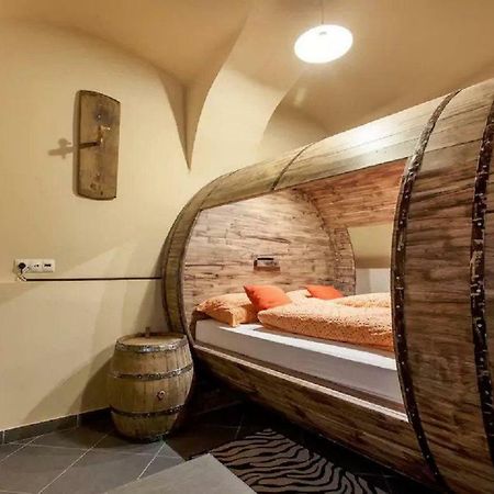 Апартаменты Beer & Wine Cellar Любляна Экстерьер фото