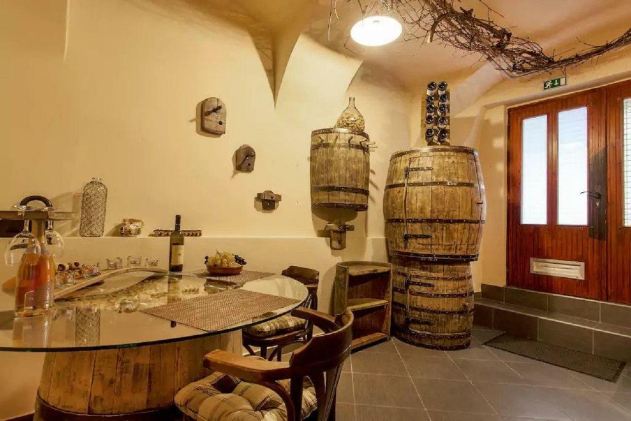 Апартаменты Beer & Wine Cellar Любляна Экстерьер фото